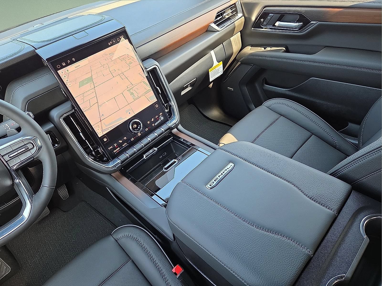 New 2026 GMC Yukon Denali AWD/4WD image 14