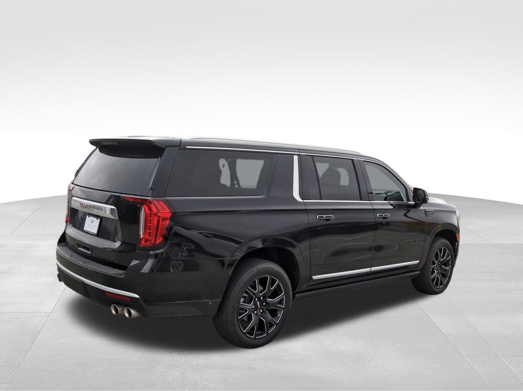 Used 2023 GMC Yukon XL Denali w/ Denali Reserve Package image 4