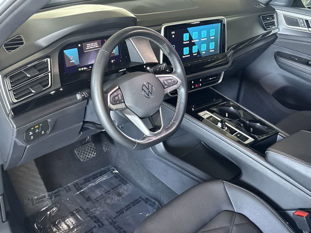 Used 2025 Volkswagen Atlas Cross Sport SE FWD image 13