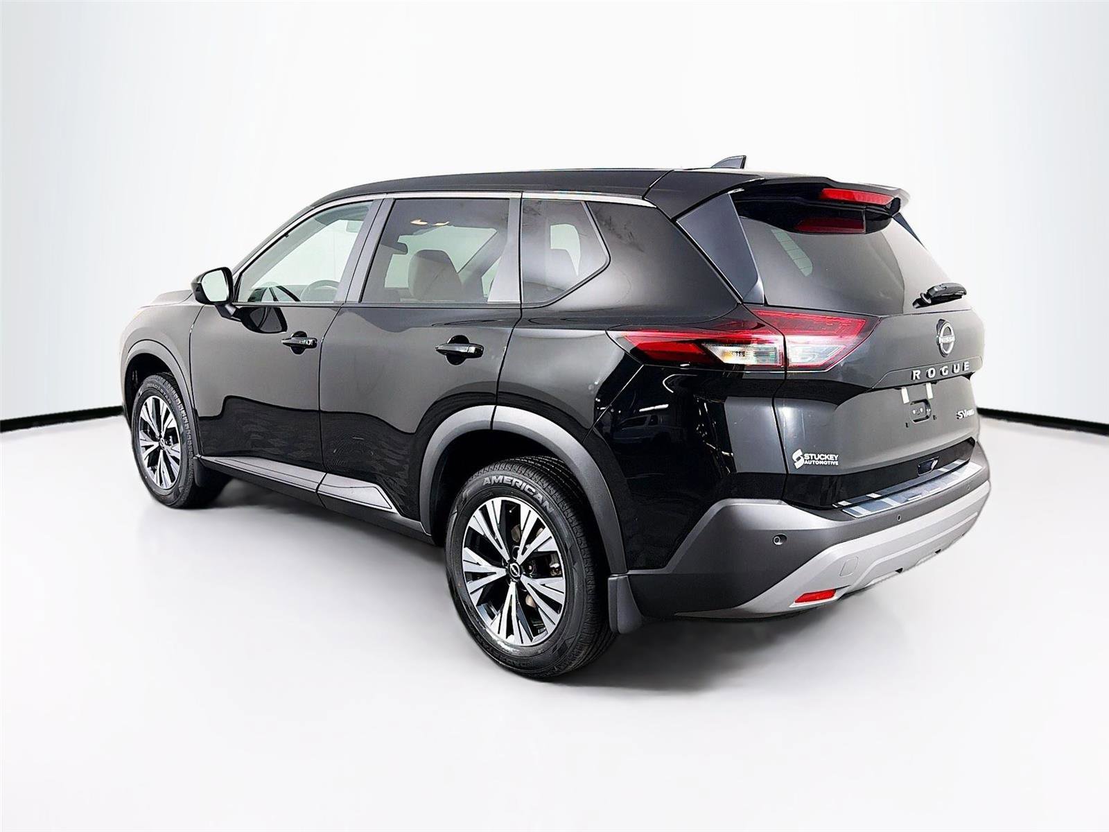 Used 2023 Nissan Rogue SV AWD/4WD image 5