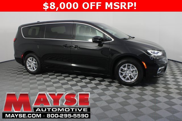 New 2026 Chrysler Pacifica Select