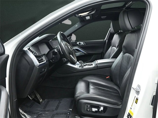 Used 2020 BMW X6 M50i w/ Executive Package image 11