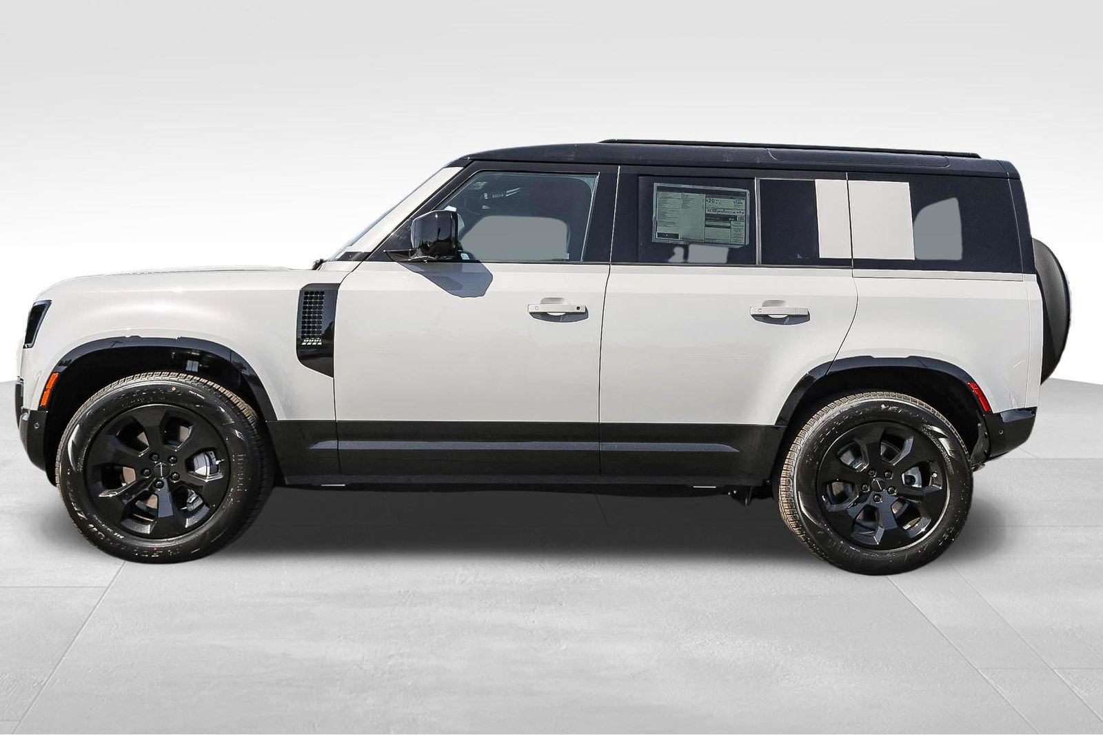 New 2026 Land Rover Defender 110 X-Dynamic SE AWD/4WD image 8