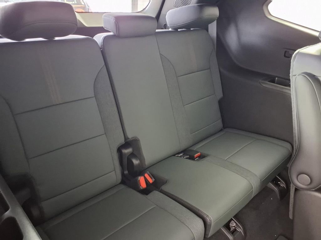 New 2026 GMC Acadia AT4 w/ Luxury Package AWD/4WD image 31