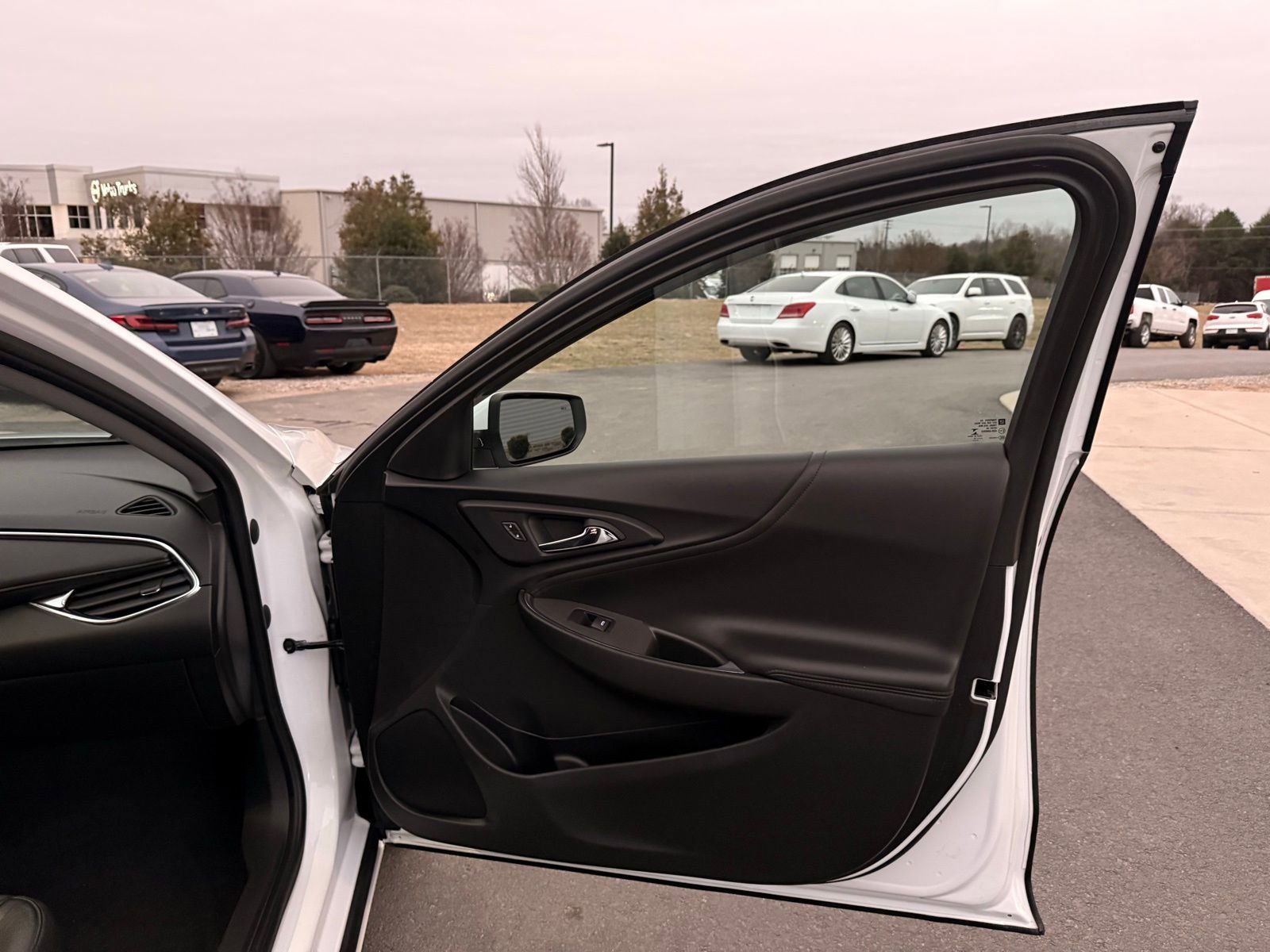 Used 2021 Chevrolet Malibu LT w/ Leather Package image 27