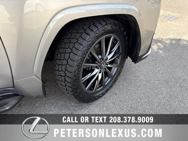 Used 2022 Lexus LX 600 F Sport AWD/4WD image 11