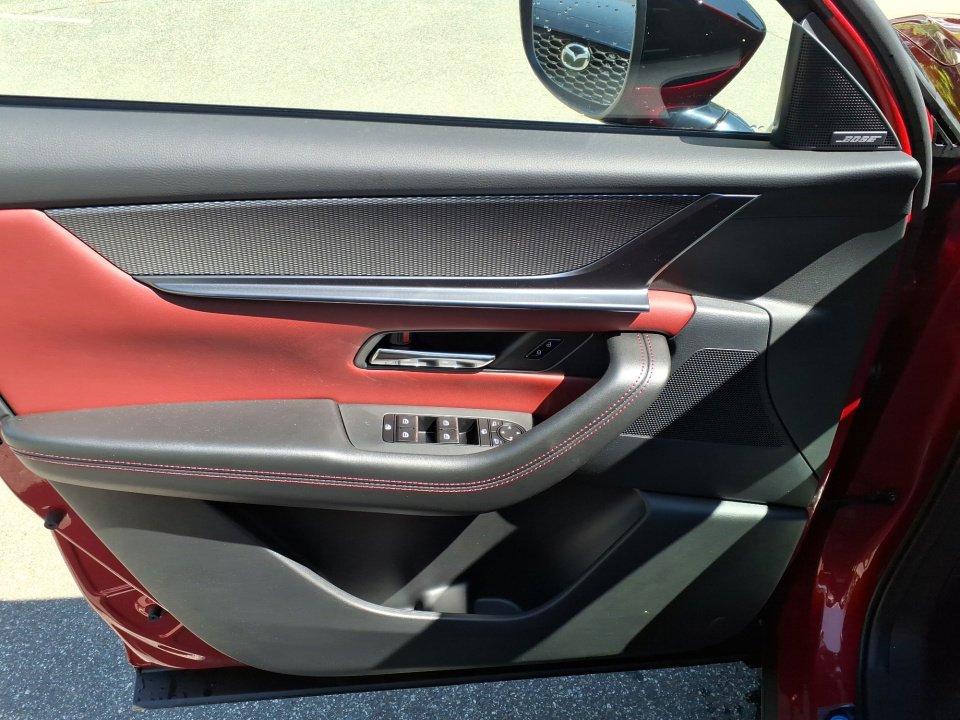 New 2025 MAZDA CX-70 Plug-In Hybrid w/ Premium Plus image 12