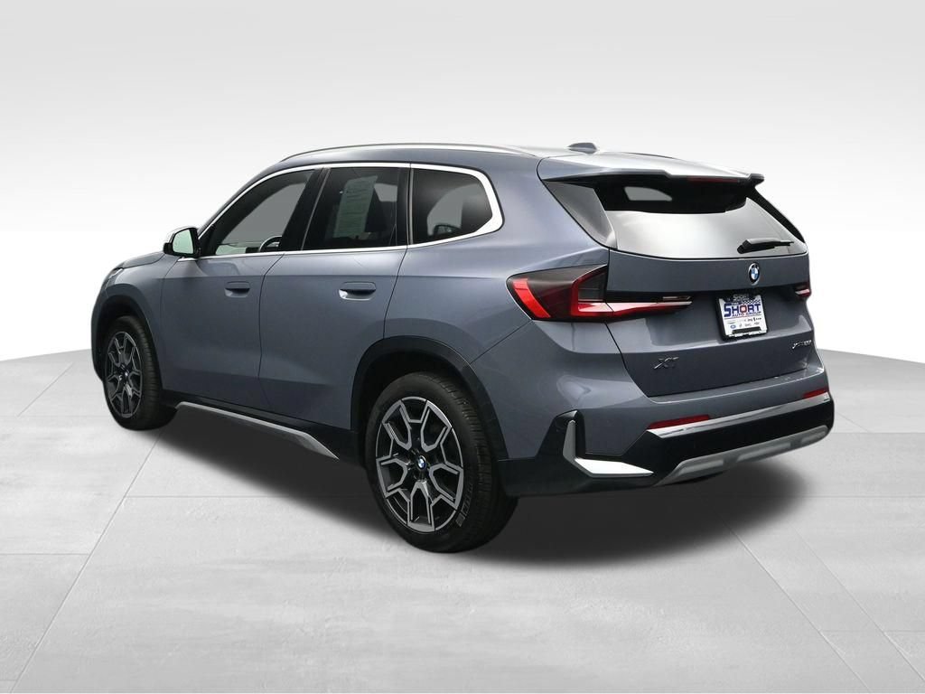 Used 2023 BMW X1 xDrive28i AWD/4WD image 3
