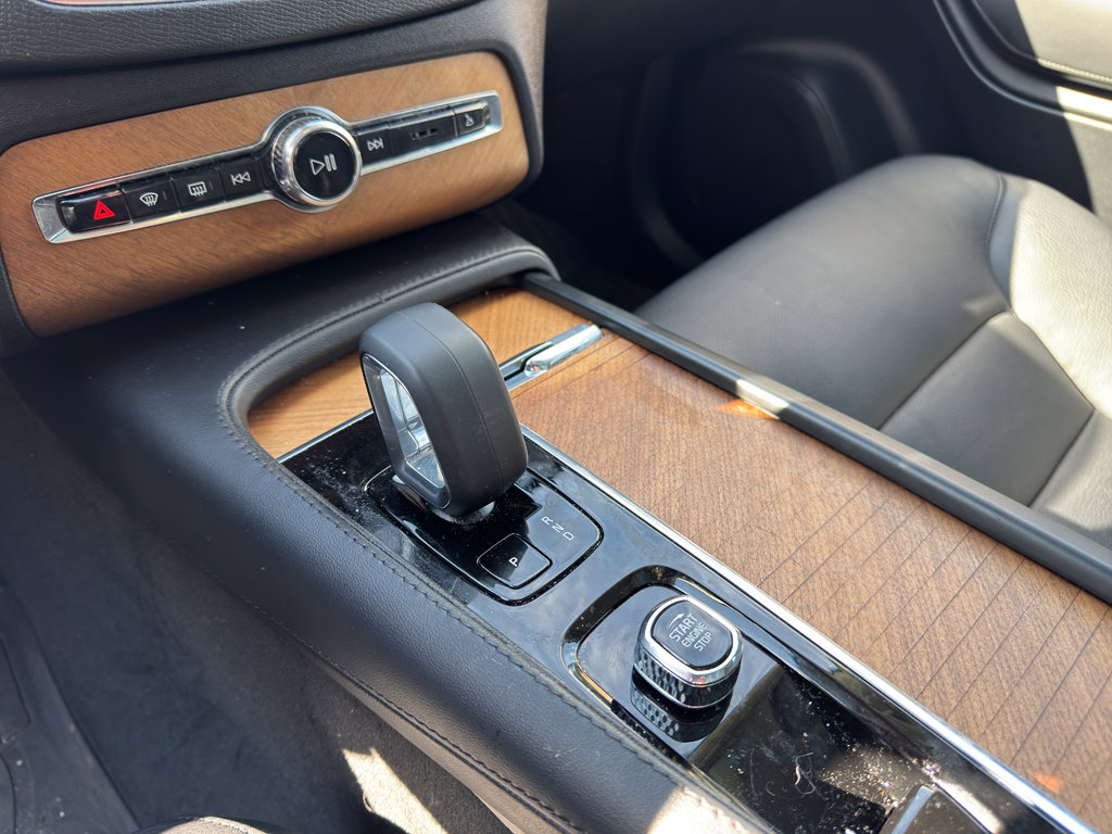 Certified 2024 Volvo XC90 B5 Plus w/ Protection Package Premier image 15