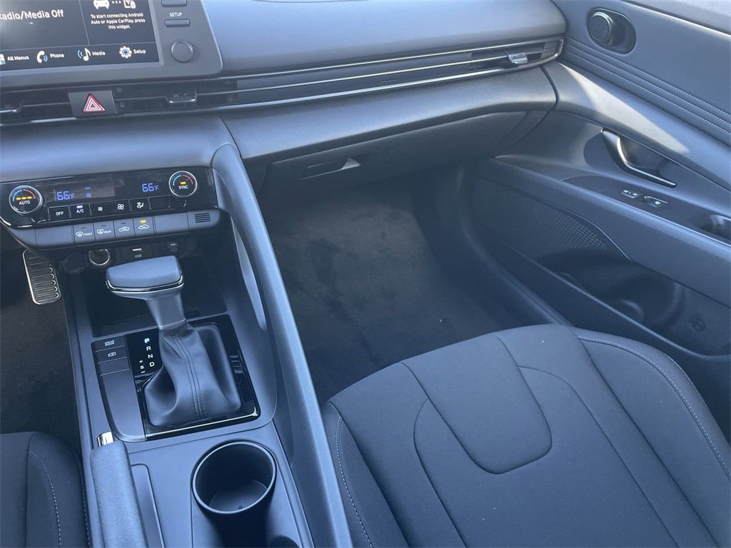 New 2025 Hyundai Elantra Sport image 6