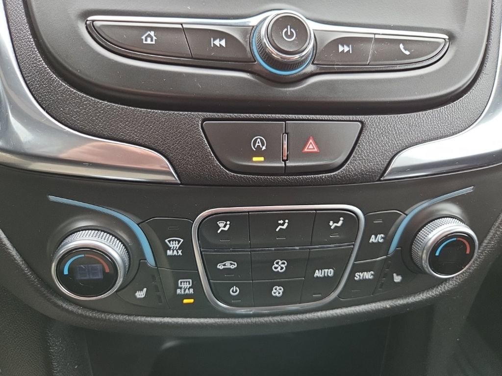 Certified 2024 Chevrolet Equinox LT w/ LPO, Floor Liner Package image 32