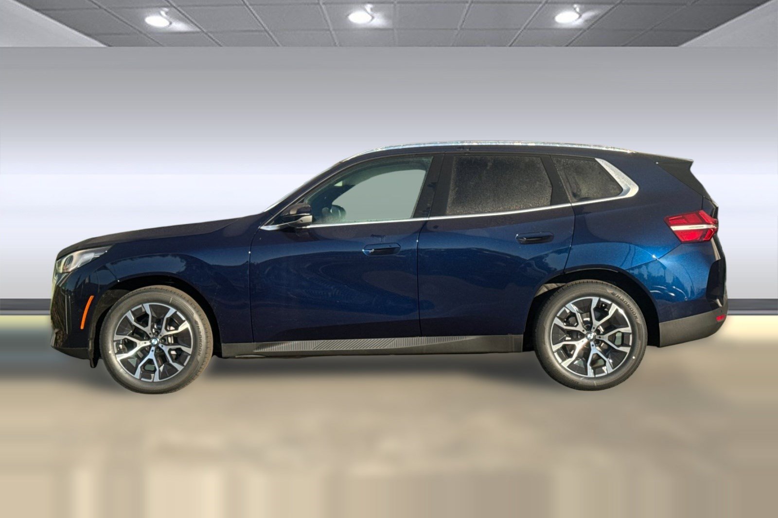 Used 2026 BMW X3 xDrive30i w/ Premium Package AWD/4WD image 2