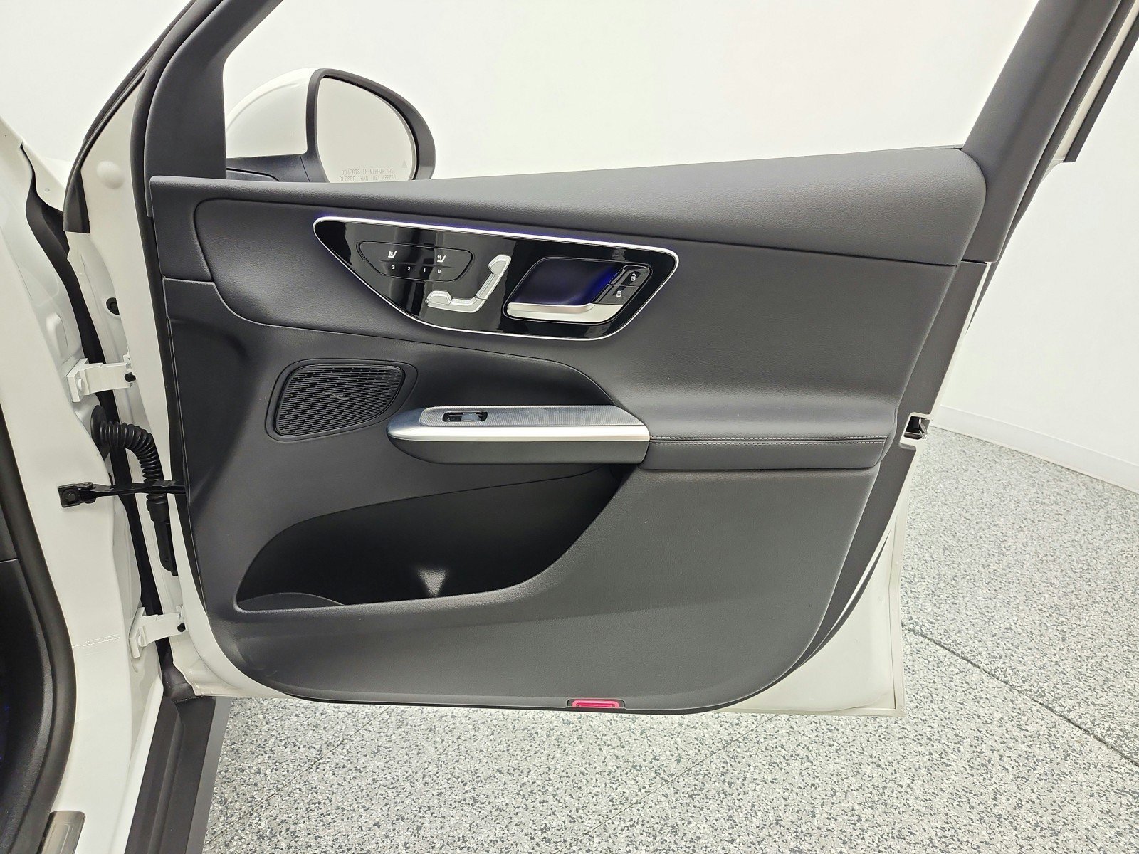 Used 2025 Mercedes-Benz GLC 350e 4MATIC image 19