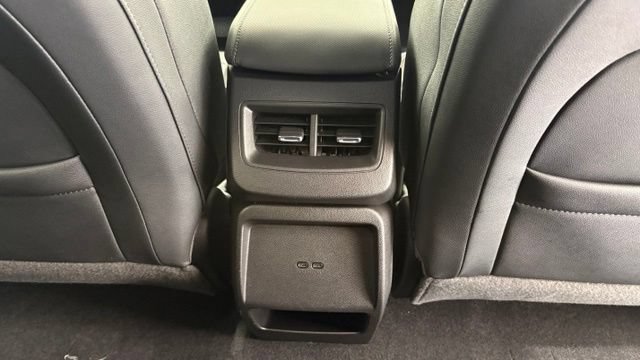 Used 2024 Chevrolet Equinox EV RS FWD image 27