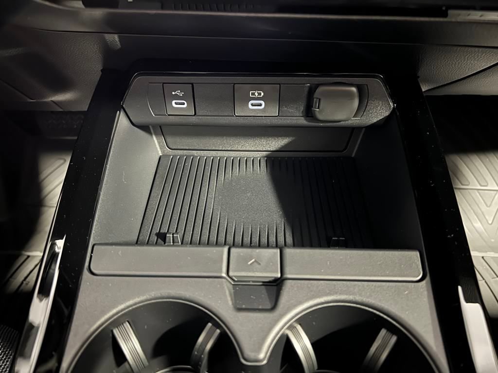 New 2026 Toyota Prius Plug-In Hybrid FWD image 25
