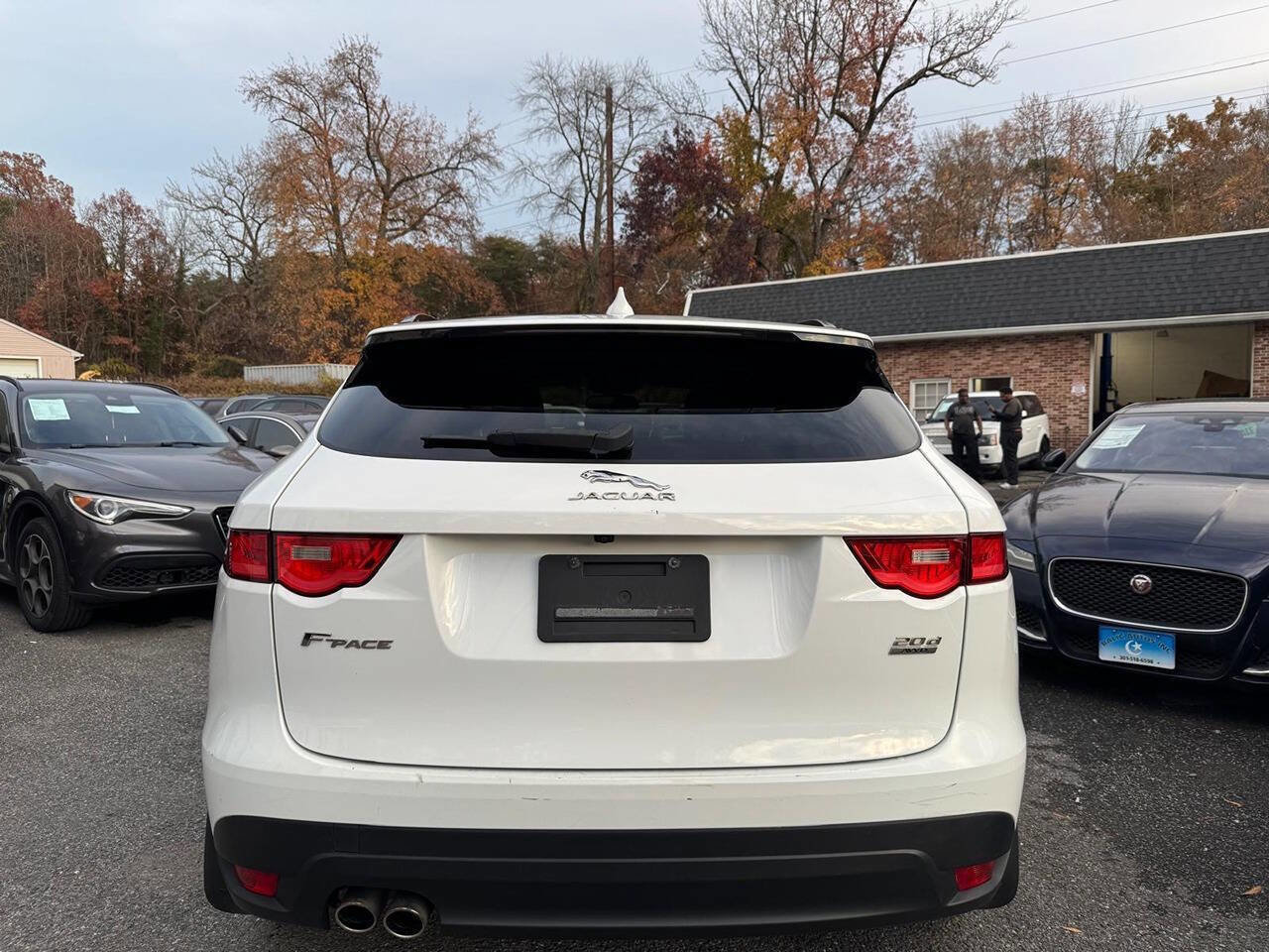 Used 2018 Jaguar F-PACE Premium image 13