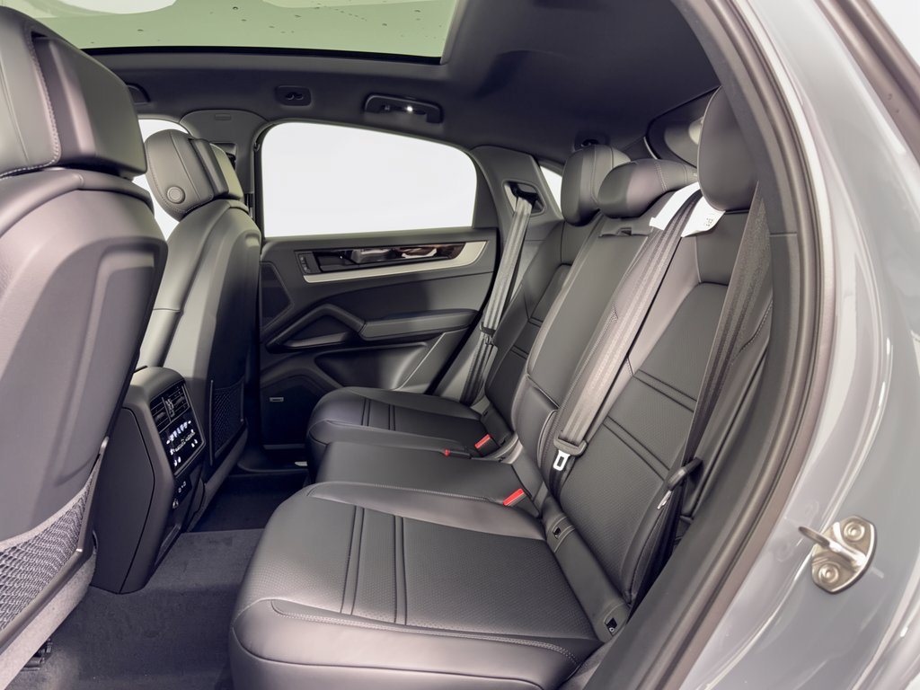 New 2026 Porsche Cayenne Coupe AWD/4WD image 25