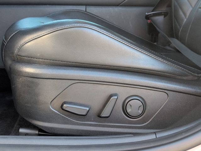 Used 2022 Hyundai Elantra Limited w/ Cargo Package image 14