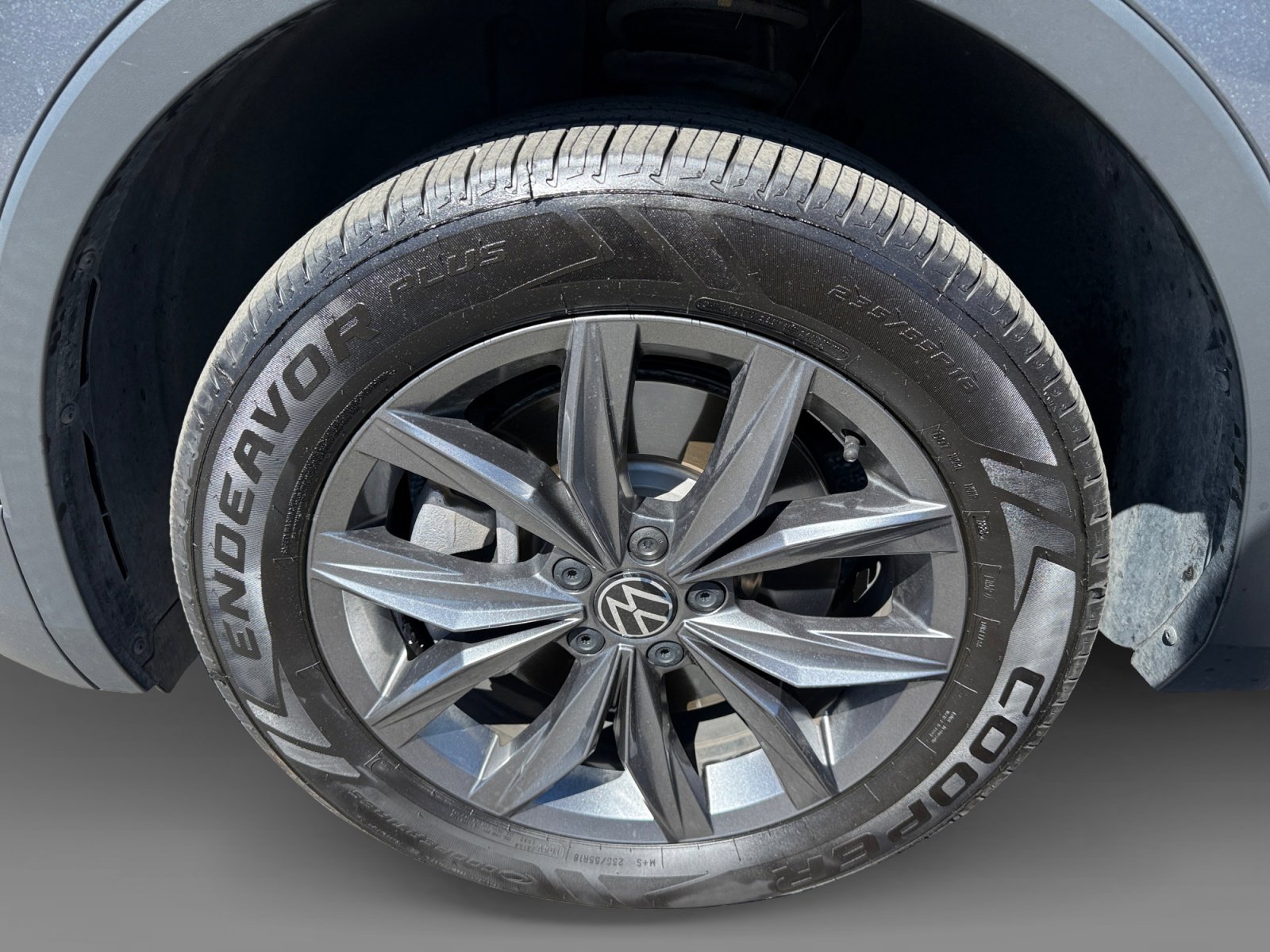 Certified 2022 Volkswagen Tiguan SE image 9