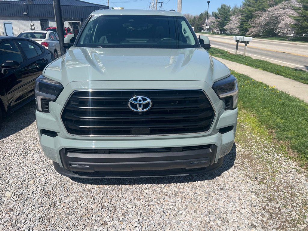 Used 2024 Toyota Sequoia SR5 image 1