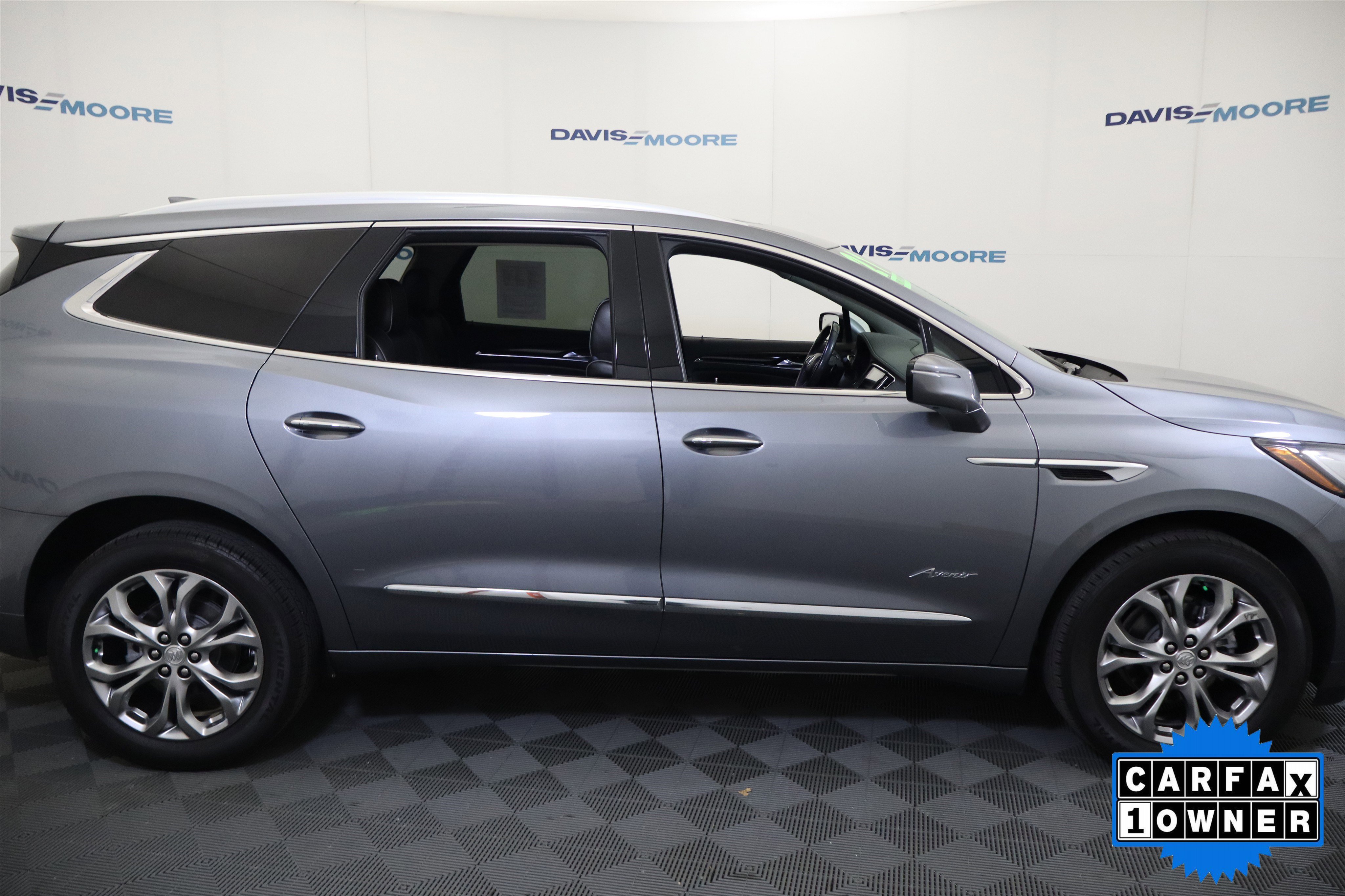 Used 2021 Buick Enclave Avenir w/ Avenir Technology Package image 4