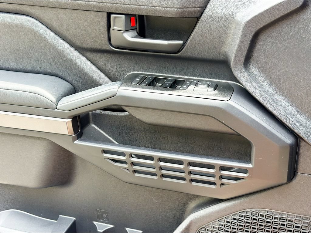 Used 2025 Toyota 4Runner SR5 RWD image 28
