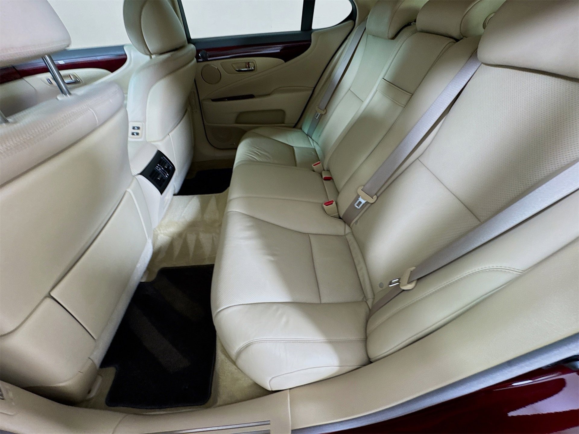 Used 2007 Lexus LS 460 image 26