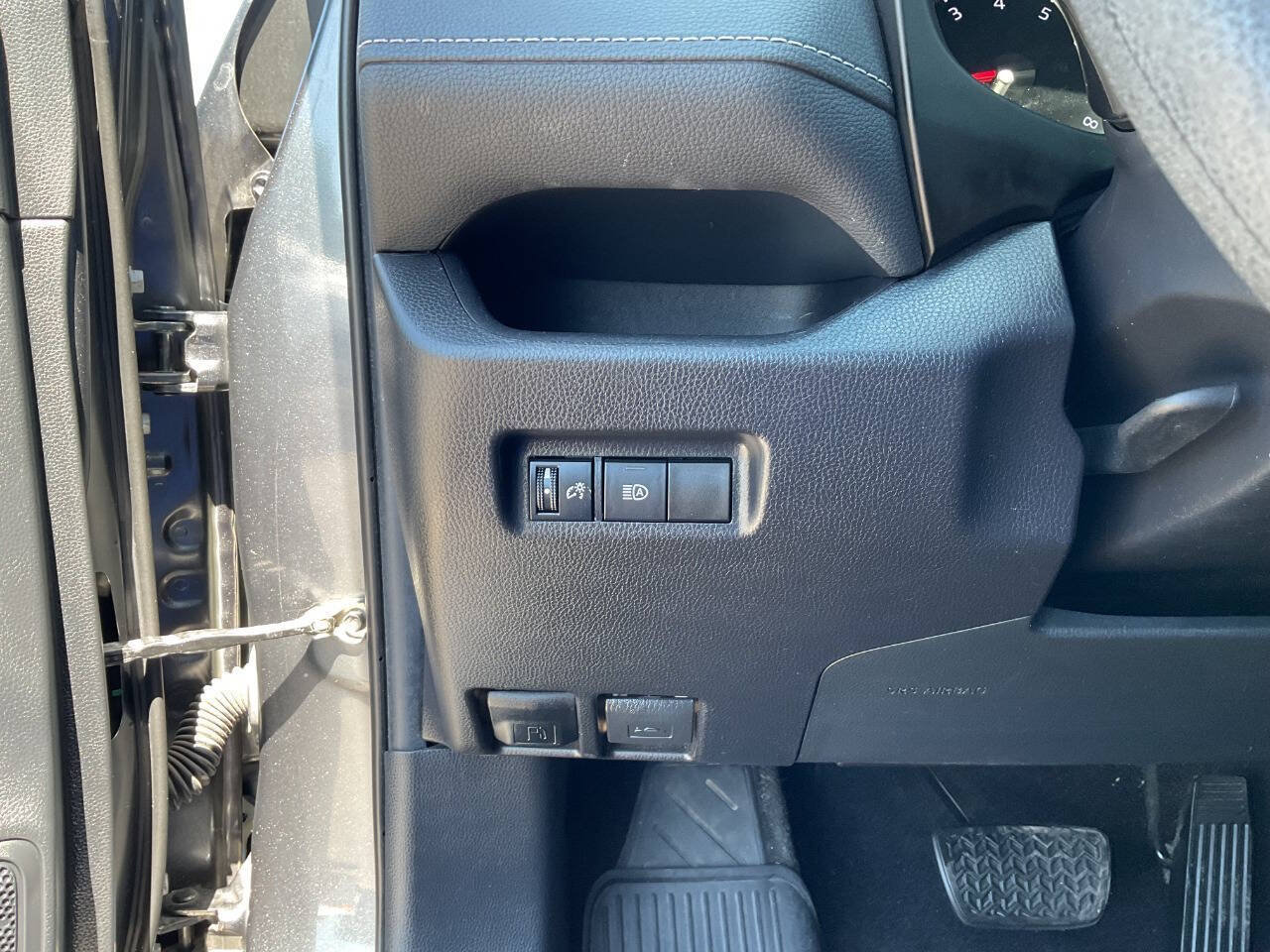 Used 2019 Toyota RAV4 LE w/ All Weather Liner Package AWD/4WD image 16