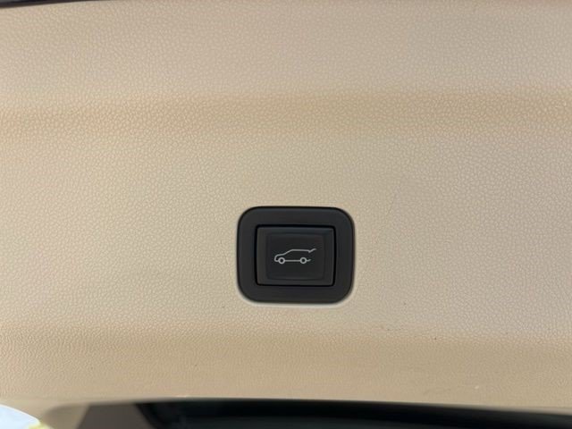 Certified 2023 Cadillac Escalade ESV Premium Luxury Platinum RWD image 8