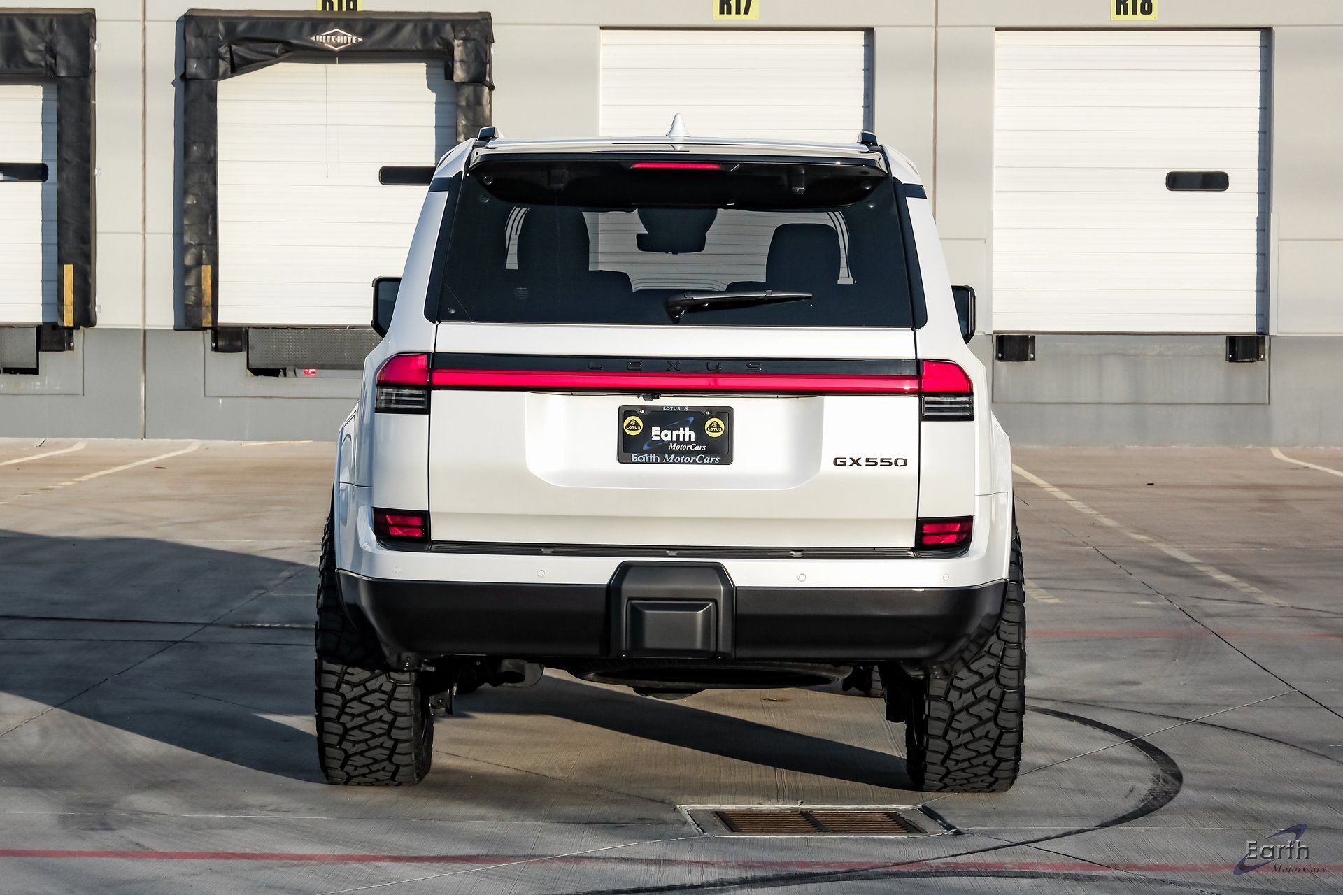 Used 2025 Lexus GX 550 550 Luxury+ HUD Vossen Wheels w/ Accessory Package (2T) image 12