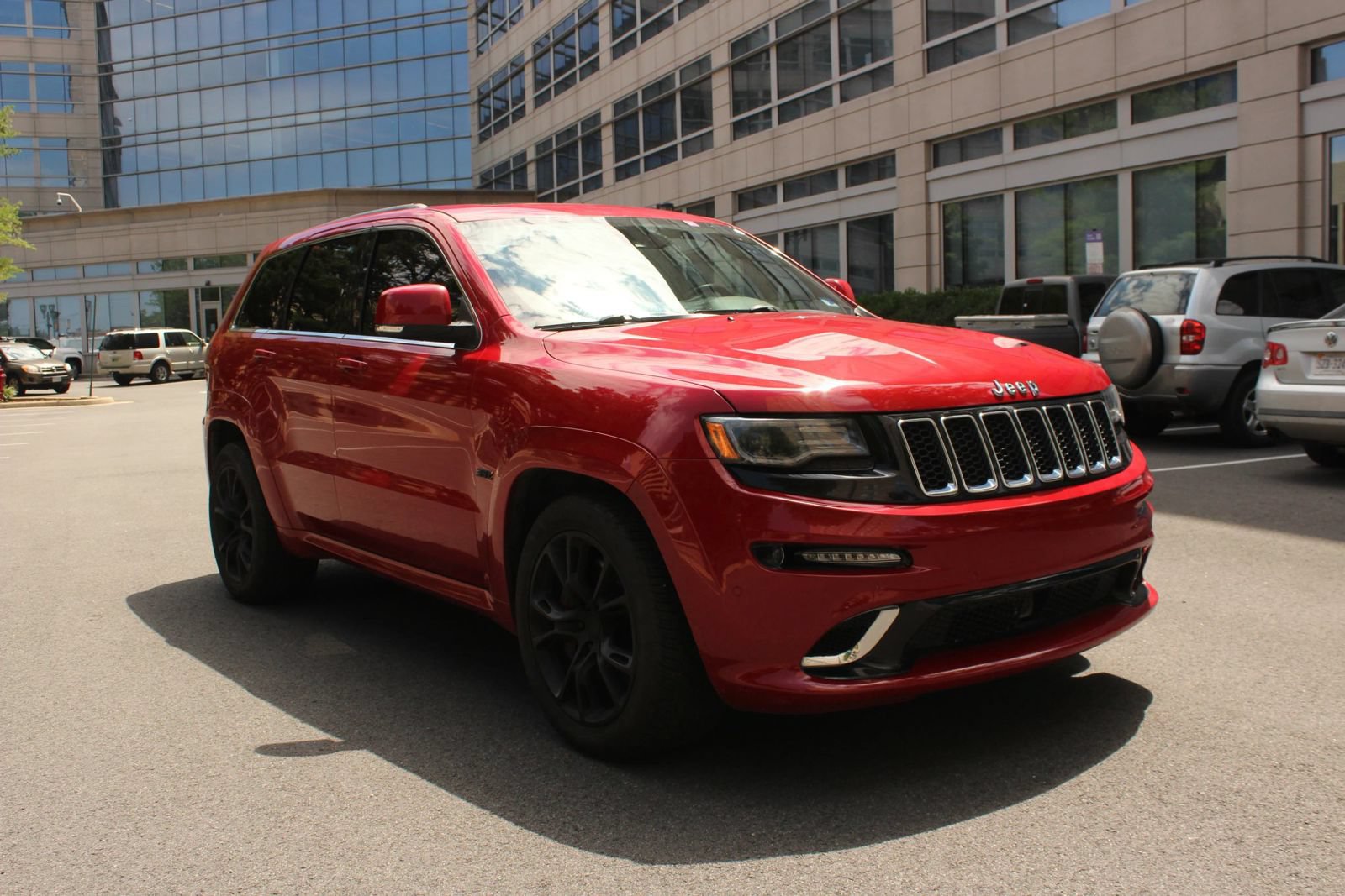 Used 2015 Jeep Grand Cherokee SRT w/ Luxury Group II AWD/4WD image 1