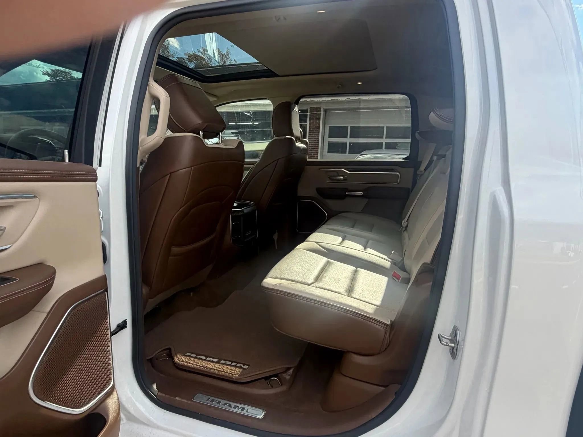 Used 2020 RAM 1500 Laramie image 30