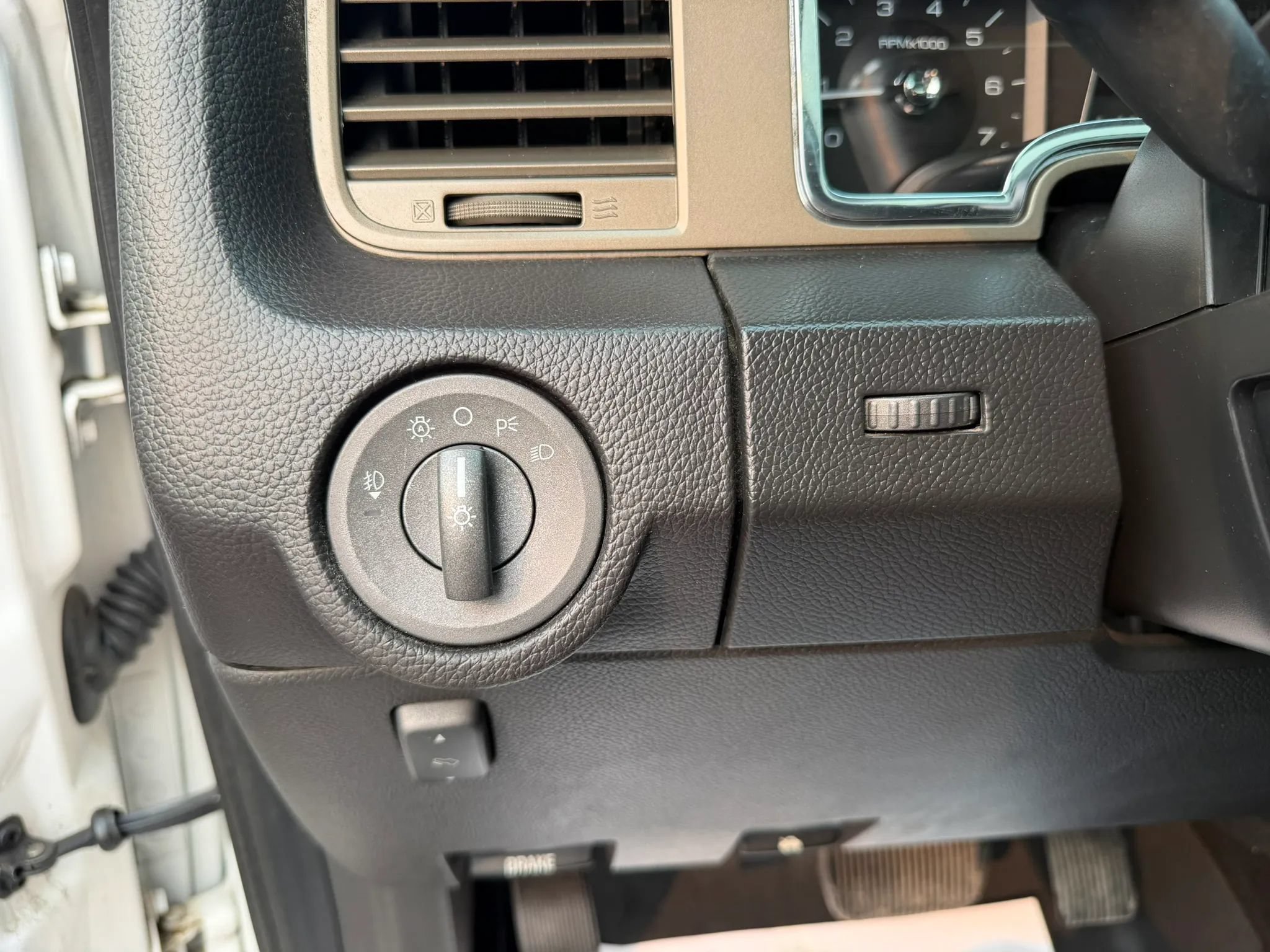 Used 2014 Lincoln Navigator L 4WD w/ Equipment Group 101A image 26