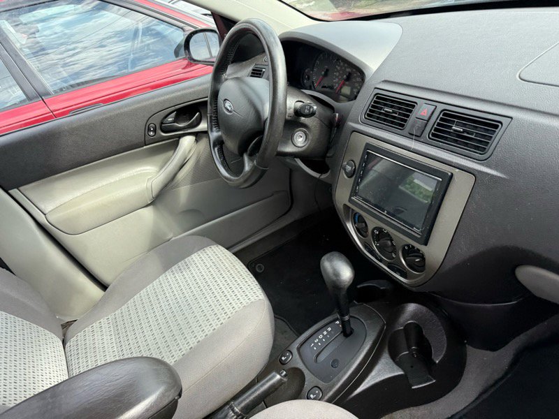 Used 2006 Ford Focus SES image 17
