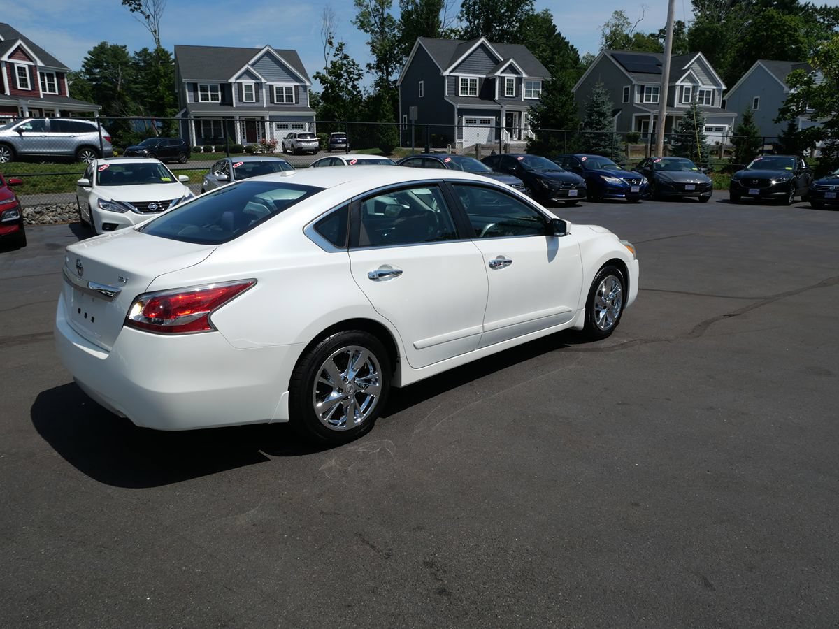Used 2015 Nissan Altima 2.5 SV FWD image 7