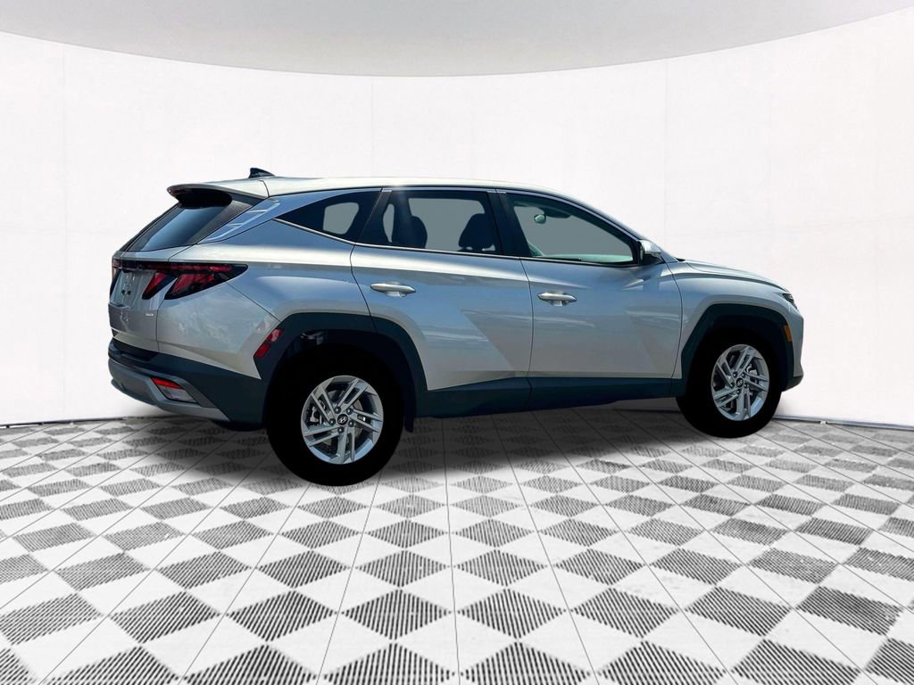 New 2026 Hyundai Tucson SE image 8