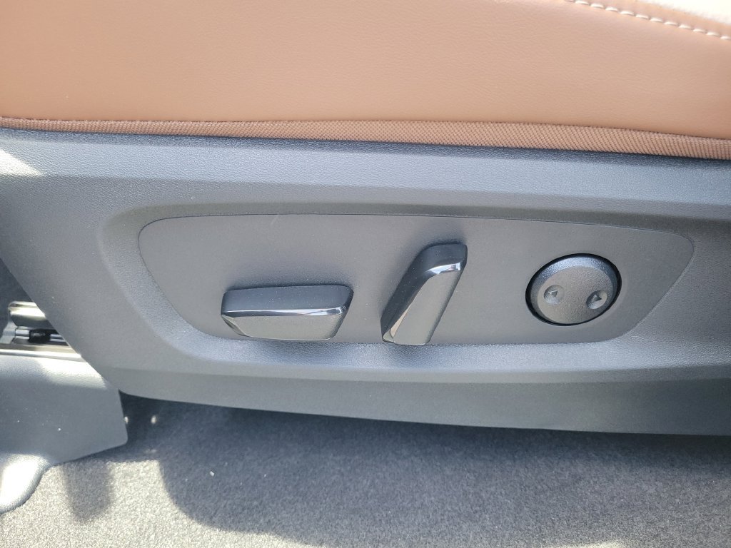 New 2026 Nissan Pathfinder Platinum AWD/4WD image 16