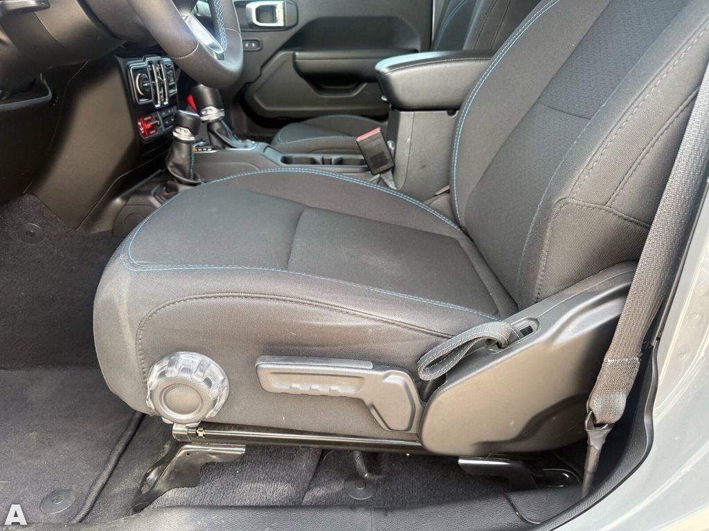 Certified 2023 Jeep Wrangler Unlimited Rubicon 4xe image 13