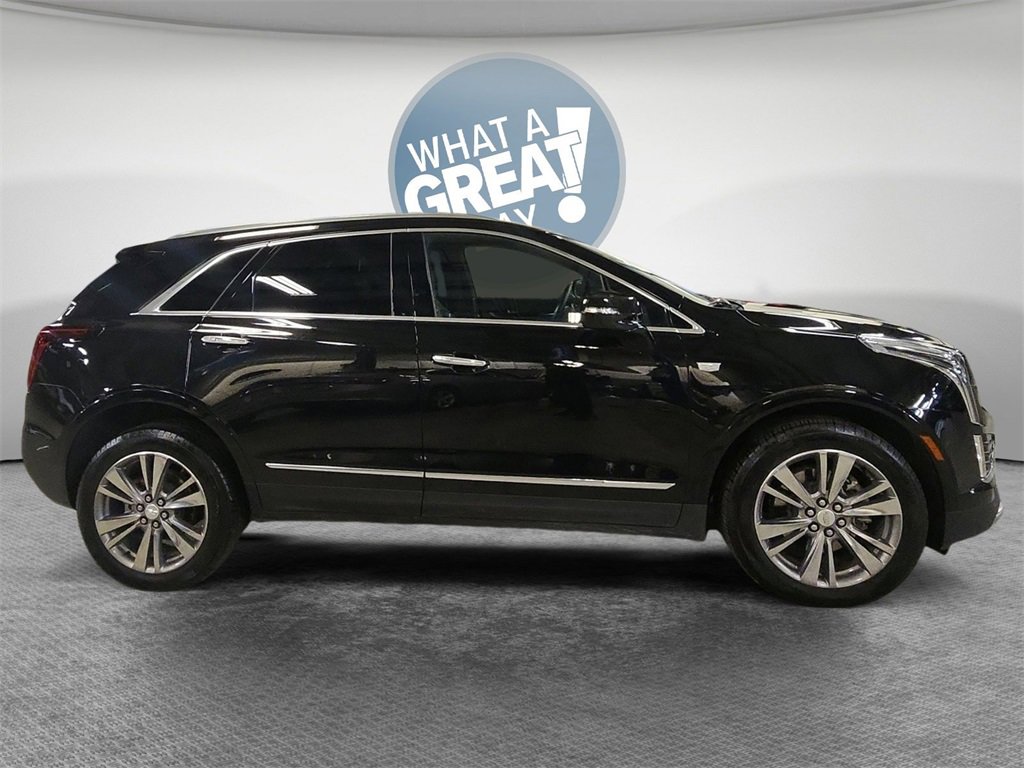 Used 2025 Cadillac XT5 Premium Luxury image 2