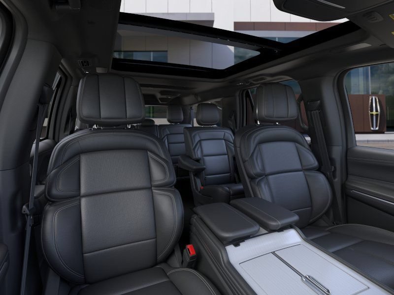 New 2026 Lincoln Navigator L Reserve w/ Jet Appearance Package AWD/4WD image 10