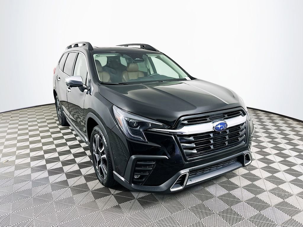 Used 2023 Subaru Ascent Touring AWD/4WD image 3