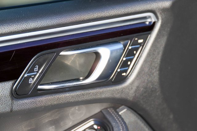 Used 2019 Porsche Macan Base image 12