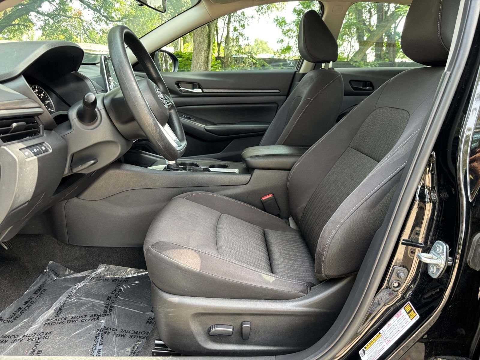 Used 2025 Nissan Altima 2.5 SV FWD image 26