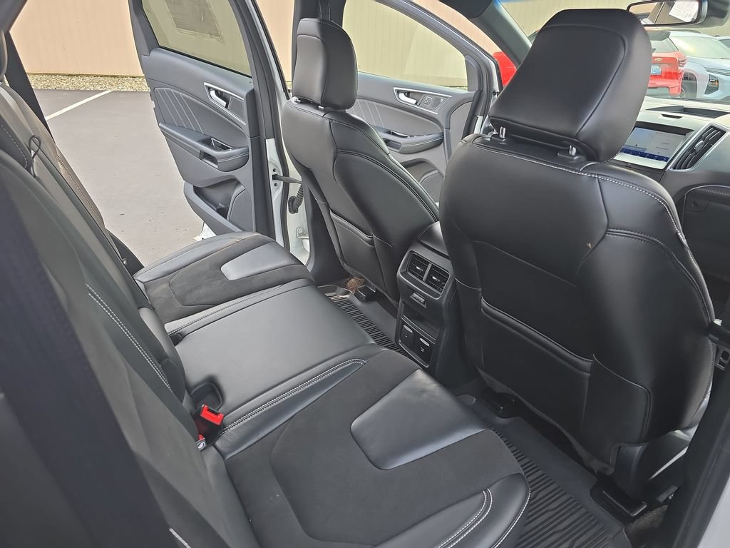 Used 2020 Ford Edge ST w/ Equipment Group 401A AWD/4WD image 14
