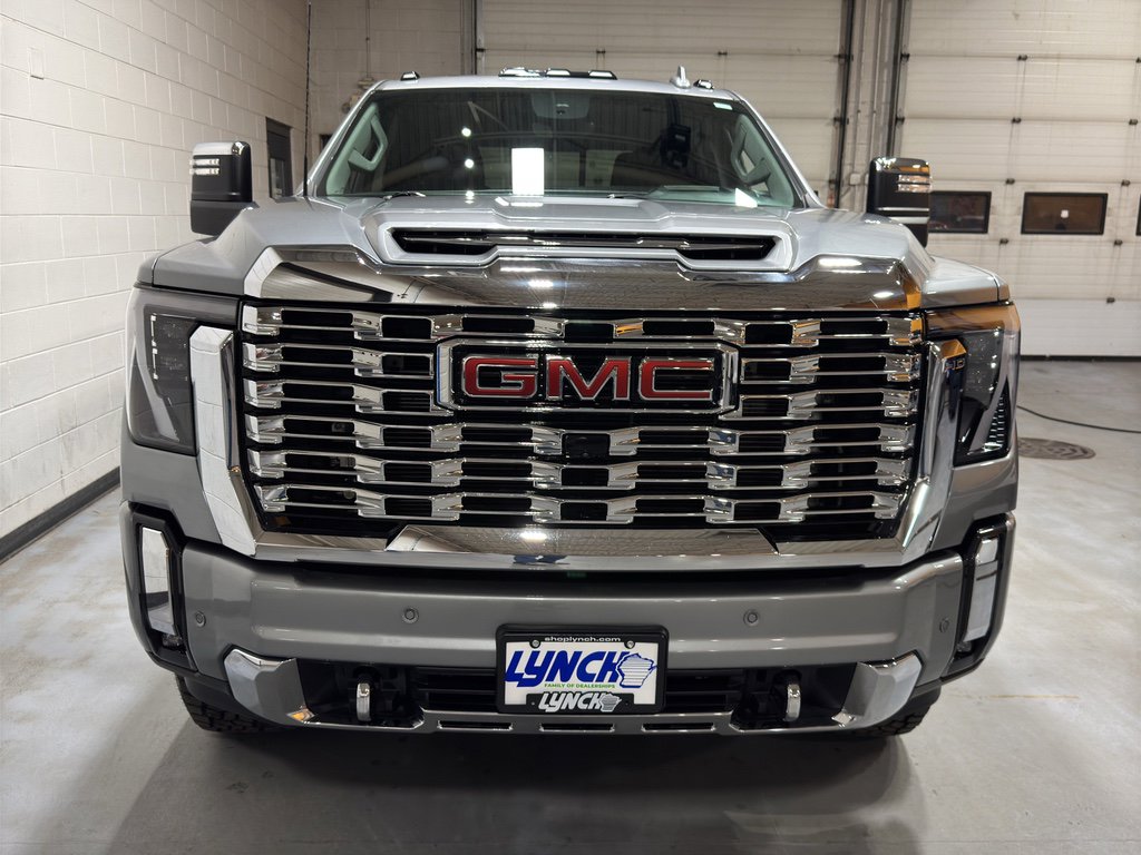 Used 2025 GMC Sierra 3500 Denali w/ Denali Reserve Package image 8