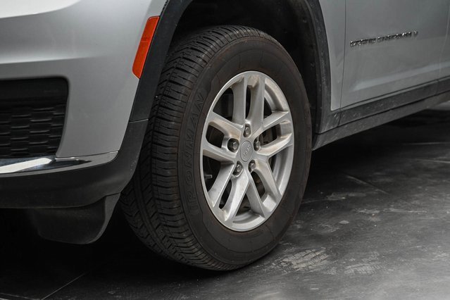 Used 2022 Jeep Grand Cherokee L Laredo w/ Luxury Tech Group I image 7