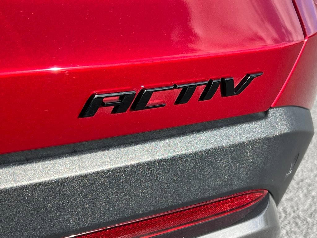 Used 2025 Chevrolet Equinox ACTIV w/ Safety and Technology Package image 17