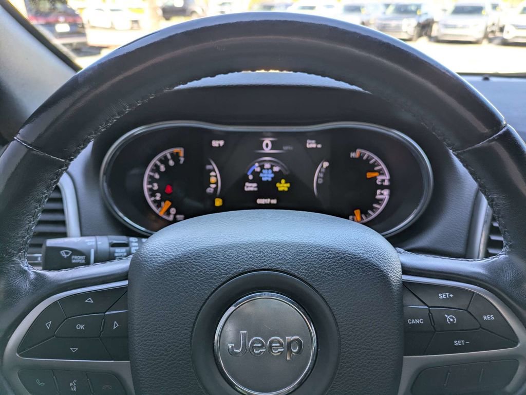 Used 2021 Jeep Grand Cherokee Laredo image 36