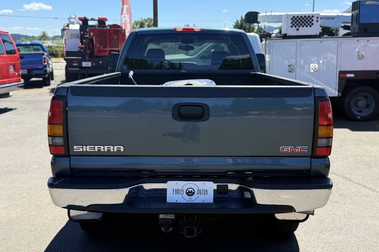 Used 2007 GMC Sierra 3500 SLT RWD image 6