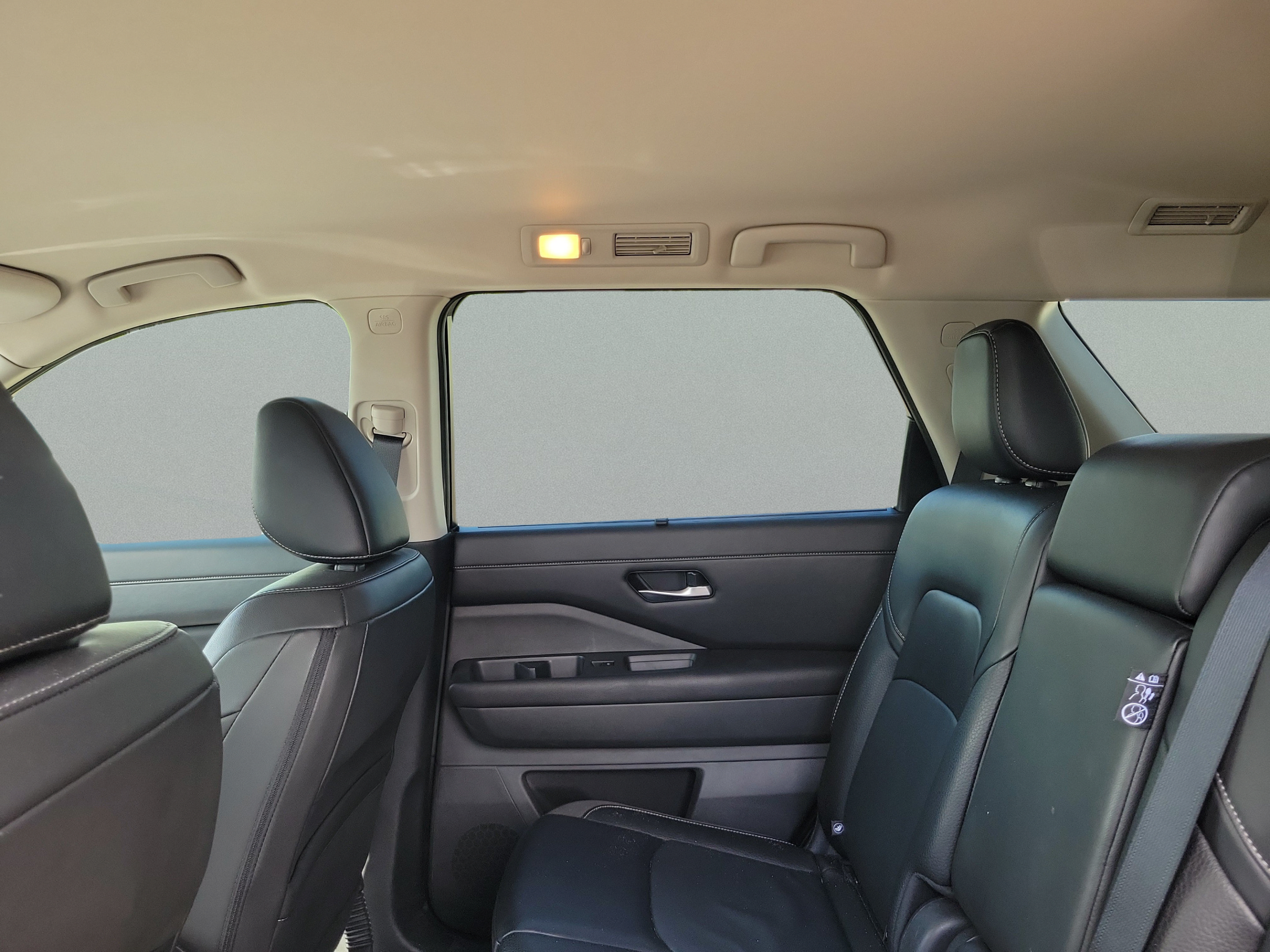 Used 2024 Nissan Pathfinder SL w/ Black Appearance Package FWD image 21